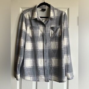 Grey buffalo plaid style button up